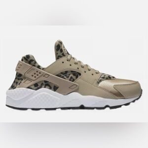 Nike Air Women’s Huarache Leopard Print Fashion Sneaker